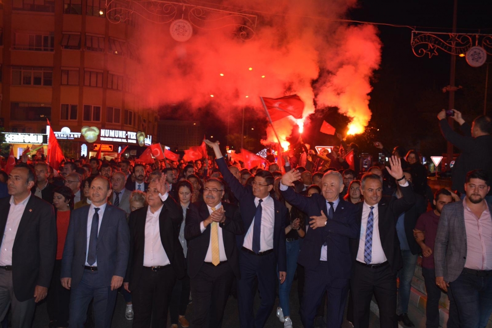 Nazilli sokakları Kürşat Başkan sloganıyla inledi! 14