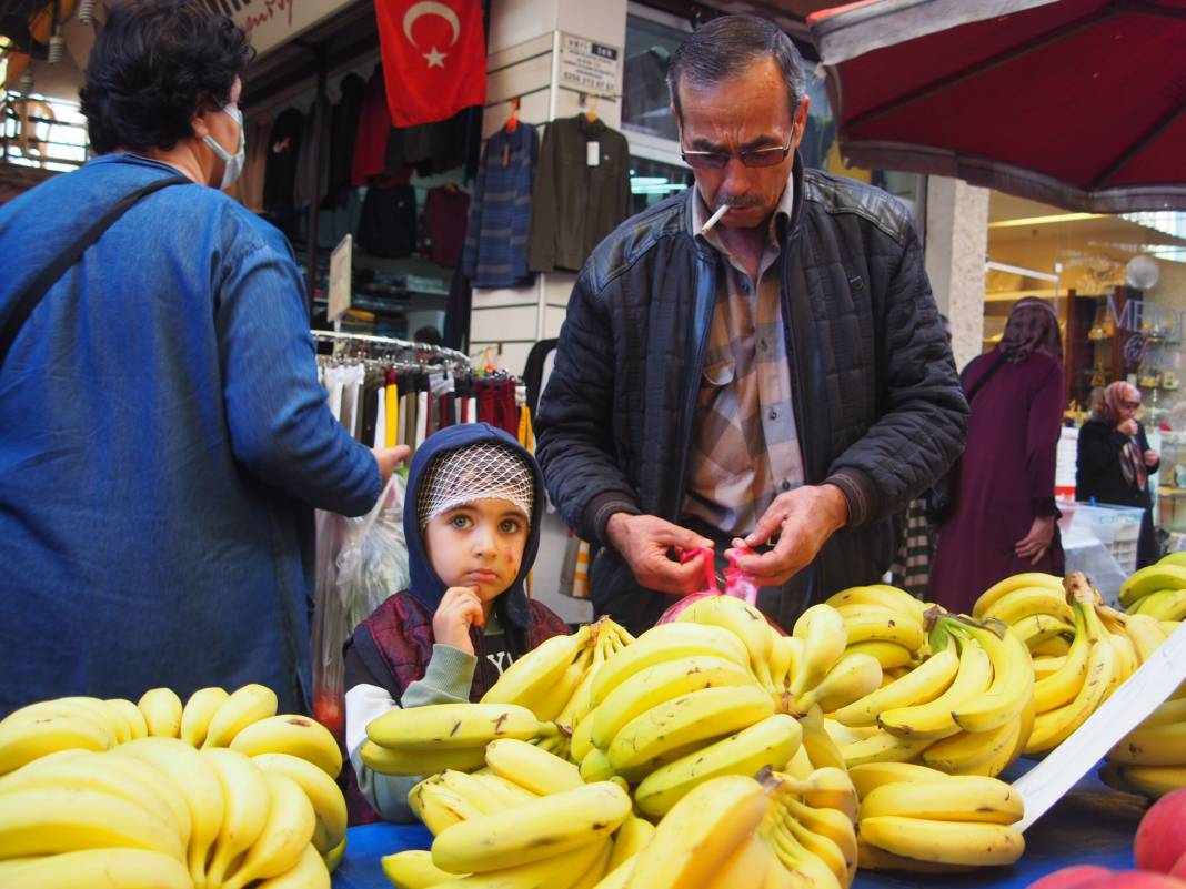 Perşembe pazarında anlık sebze ve meyve fiyatları 13