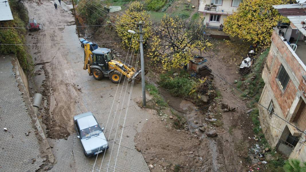 Başkan Özcan’dan afet bölgelerine anında müdahale 10