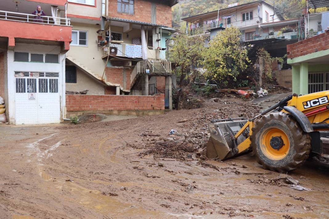 Başkan Özcan’dan afet bölgelerine anında müdahale 2