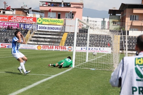 NAZİLLİ, SARIYER’E PATLADI 5-1 18