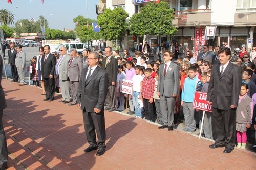 23 NİSAN TÖRENLERLE KUTLANDI 12