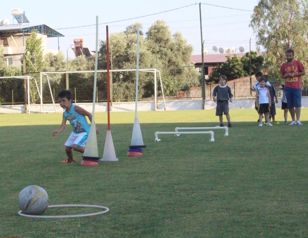 110 GENÇ YETENEK ‘FUTBOL’ ÖĞRENİYOR 11