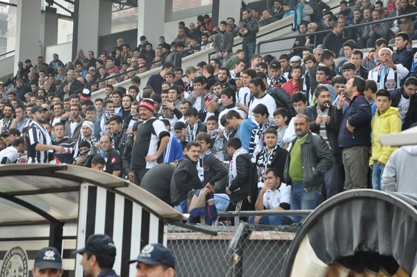 NAZİLLİ BELEDİYESPOR: 1 KIZILCAHAMAMSPOR AŞ: 1 5