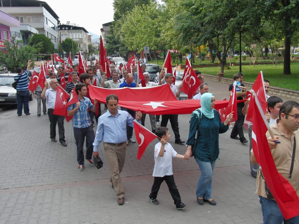 Nazilli’de ‘Bayrağa Saygı Yürüyüşü’ düzenlendi 3