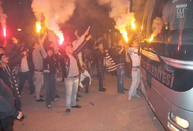 NAZ-NAZ ‘ŞAMPİYON’ GİBİ KARŞILANDI 11