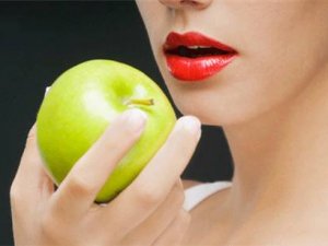 Günde Bir Kez Elma Yemenin Bilinmeyen Faydaları