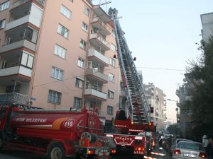 Çatıya Sıçrayan Baca Yangını Korkuttu