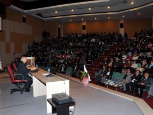 Mevlana, Konferansla Anıldı