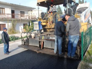 Ana Yollar Sıcak Asfaltla Kaplanıyor