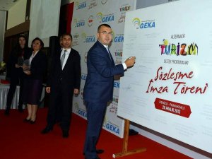 Alternatif Turizmde Sözleşme Sahipleriyle İmzalar Atıldı