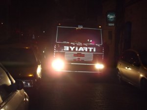 Üç Müdürlüğünün Bulunduğu Binada Çıkan Yangın Korkuttu