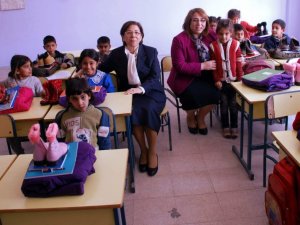 İhtiyaç Sahibi Öğrencilere Yeni Yıl Hediyesi