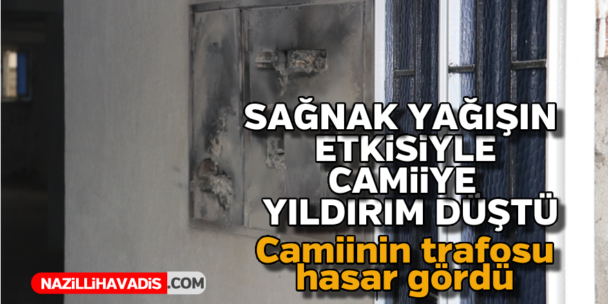 Camiiye yıldırım düştü