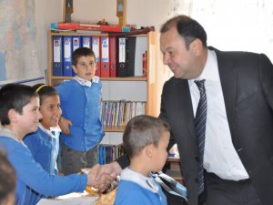 Başkan Dinçer, Elderesi Köyünde Öğrencileri Dinledi