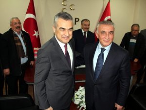 Mhp’li Uzunırmak Rakibi Savaş’tan Oy İstedi