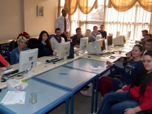 Gençlerden 'Uygulamalı Girişimcilik' Kursuna Yoğun İlgi