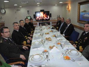 Askeri Gemilerde Şehit Aileleri ve Gazilere Yemek