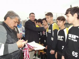 Astaşspor’un U 15’leri Kupasını Aldı