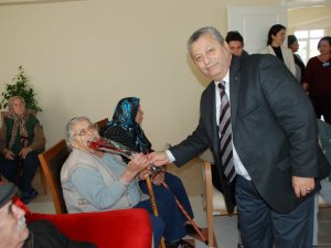 Kubaliç ve Ekibinden Huzurevine Ziyaret