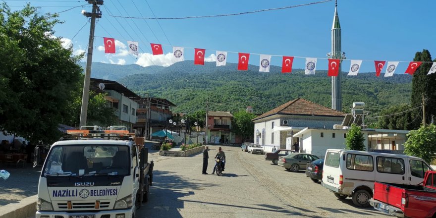 Pirlibey Meydanı Türk Bayraklarıyla Donatıldı