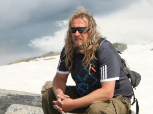 Uzun Saçlı Belediye Başkan Adayı