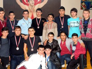 Aydın’ın Genç Güreşçileri Minderde Boy Gösterdi