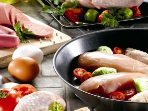 Dünya Soflarını Ege Balığı, Tavuğu, Yumurtası Süslüyor