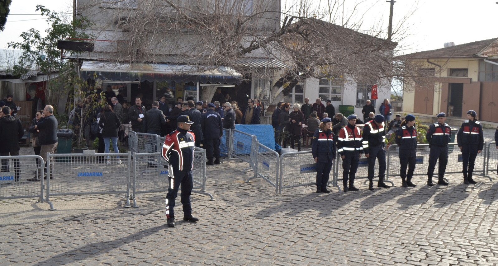 Aydın'da balık çiftliği ÇED bilgilendirme toplantısı, tepkiler nedeniyle yapılamadı...