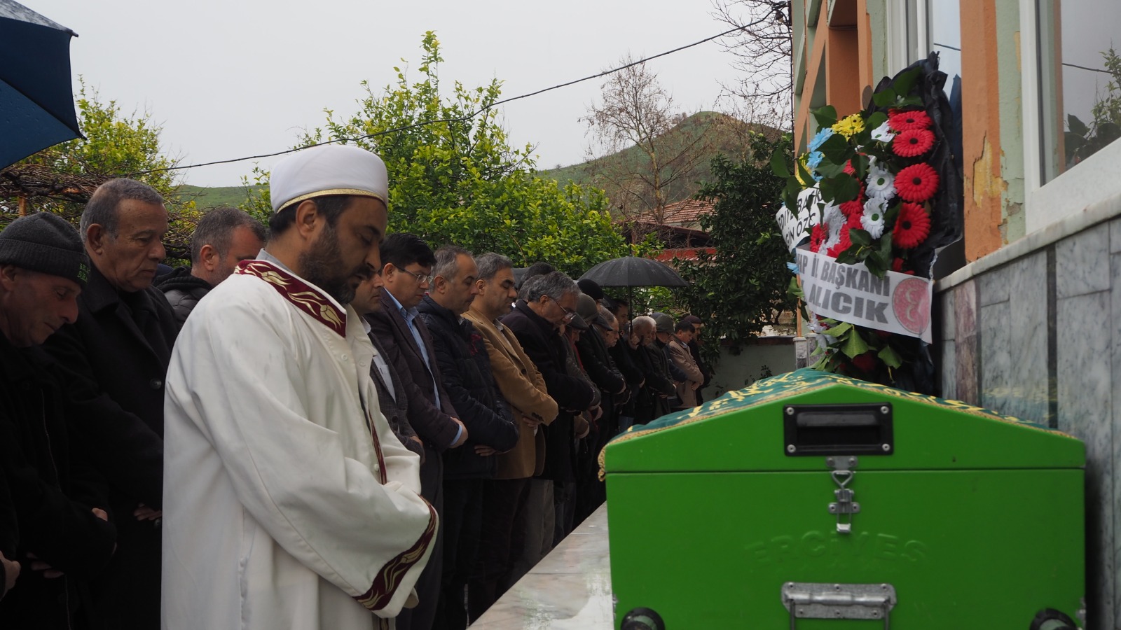 YEM KARMA MAKİNESİNDE SIKIŞAN KÜÇÜK ÇOCUK, SONSUZLUĞA UĞURLANDI