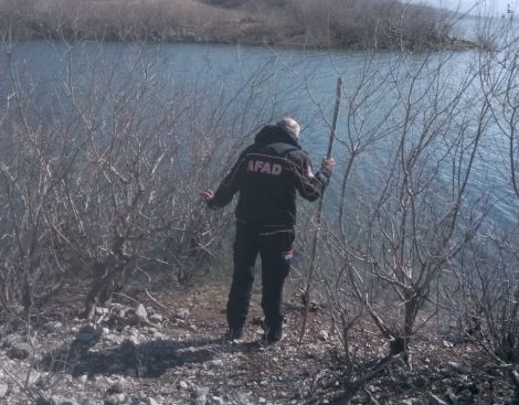 Bozdoğan'da baraj gölüne düşen balıkçı aranıyor