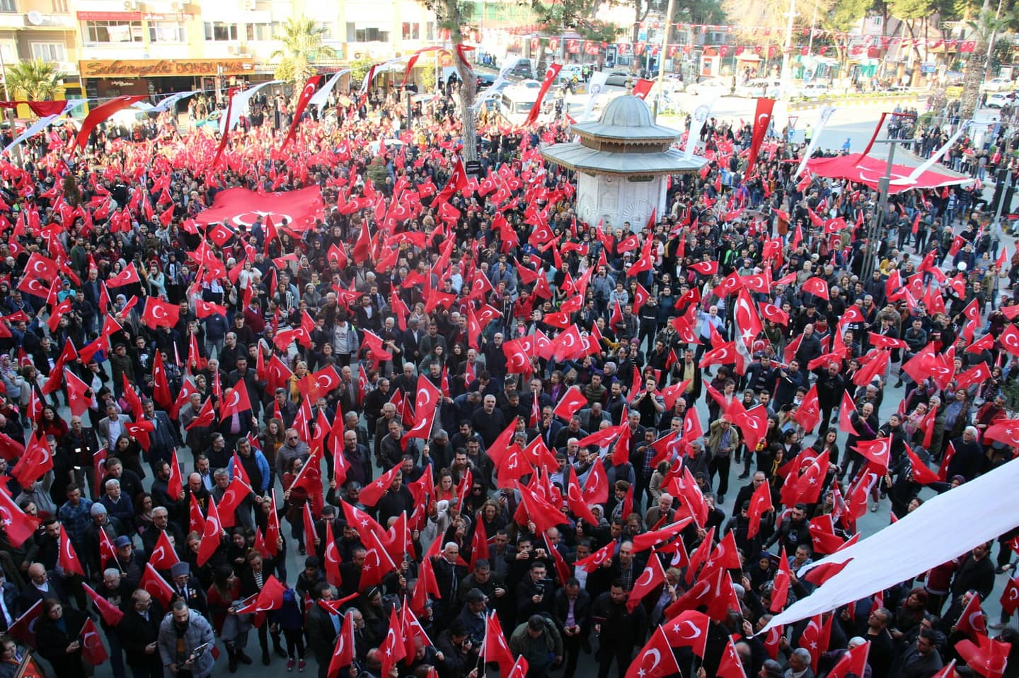 Nazilli şehitler için tek yürek oldu