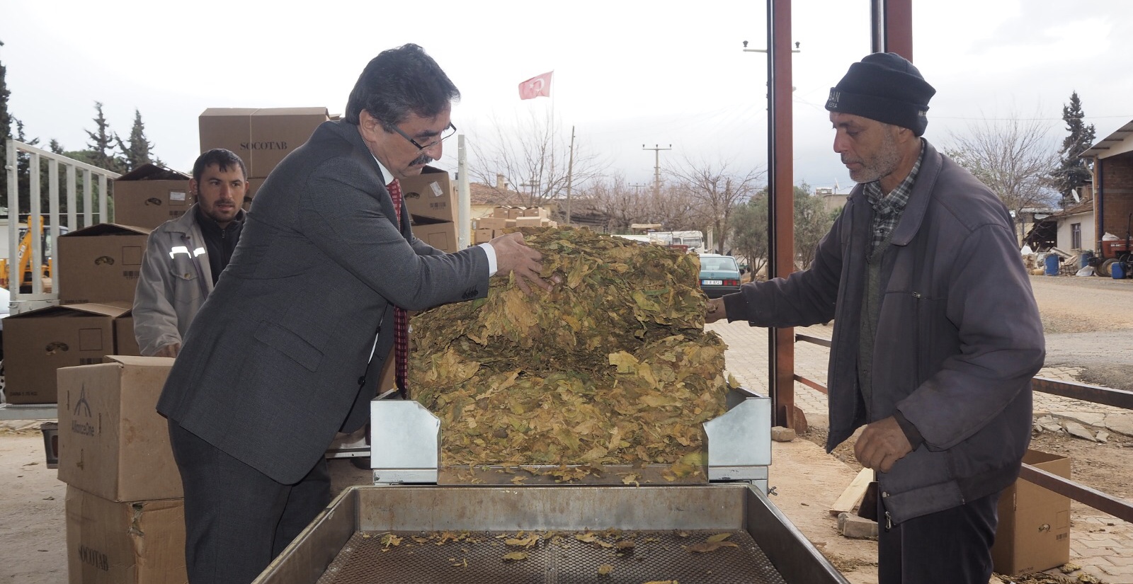 BAŞKAN ZEKİ İNAL’IN BİR GÜNÜNE EŞLİK ETTİK