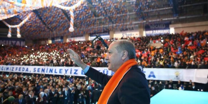 AK PARTİ’DE KONGRELER ERTELENDİ