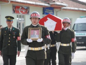 Kaza Kurşunu ile Ölen Askere Son Görev