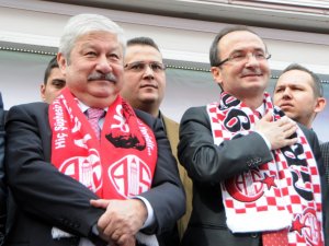 Antalya'da Adayların Antalya Çocuğu Tartışması