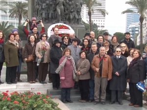 Mübadiller için Denize Karanfil Bırakıldı