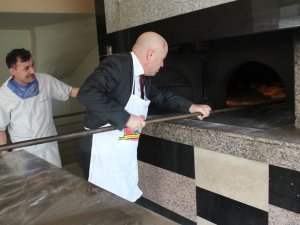 Pekgüzel Ekmek Pişirdi