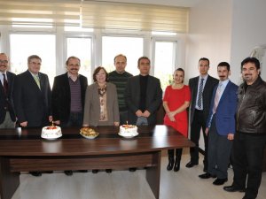 ADÜ’lü Personele Pastalı Kutlama