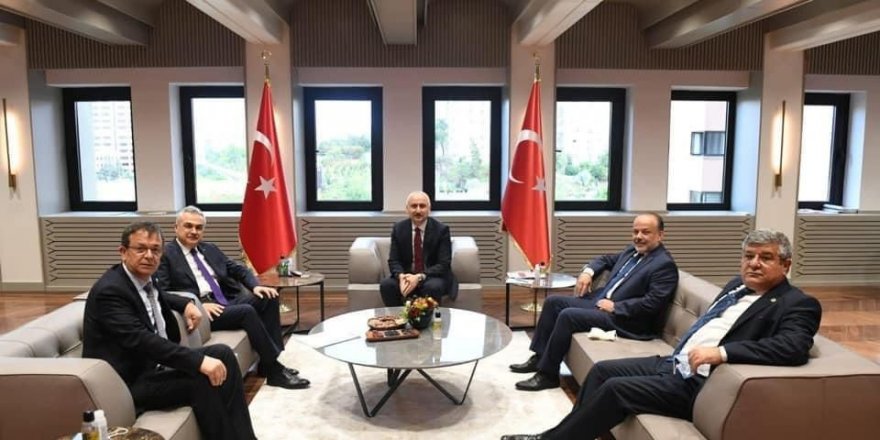 AYDINLI VEKİLLERDEN BAKAN ZİYARETİ