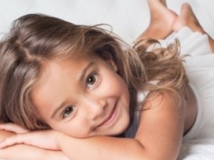 'Mutlu Çocuk Yetiştirmenin Formülü Mutlu Ailede'