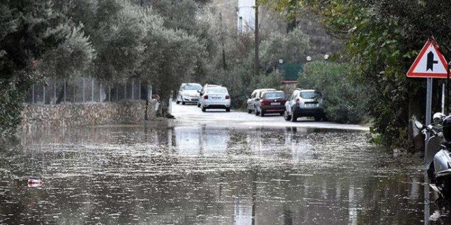 Dikkat... Bugün de devam ediyor: 9 il için sel uyarısı