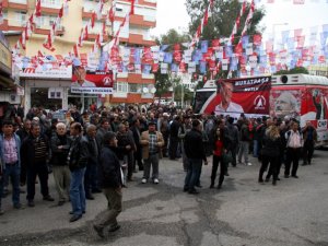 Evcilmen Taraftarları CHP İl Binasını İşgal Etti