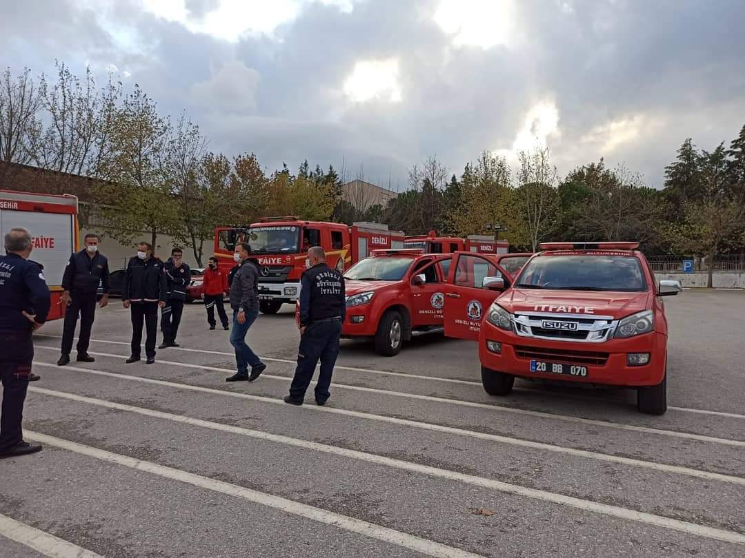 Denizli'den İzmir’e yaraları sarmak için yola  çıktılar