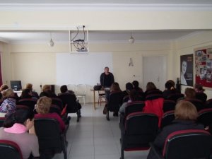 Cemevi'nde Kadınlara Mikro Kredi Eğitimi