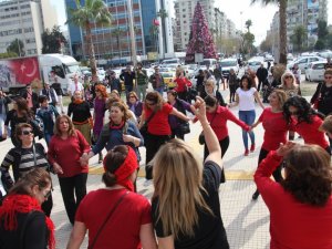 Kadınlar Adalet İçin Dans Etti