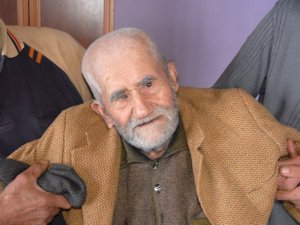 61 Yıl Boyunca Ne Yaptığını Kimse Bilmiyor