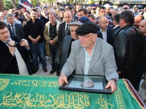 Konvoyunda Yaşanan Kazada Vefat Eden İşadamı Toprağa Verildi