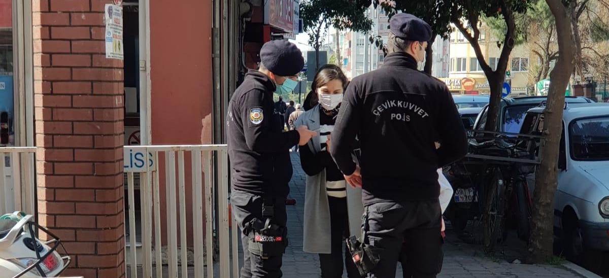 Nazilli polisinden maske ve sosyal mesafe denetimi