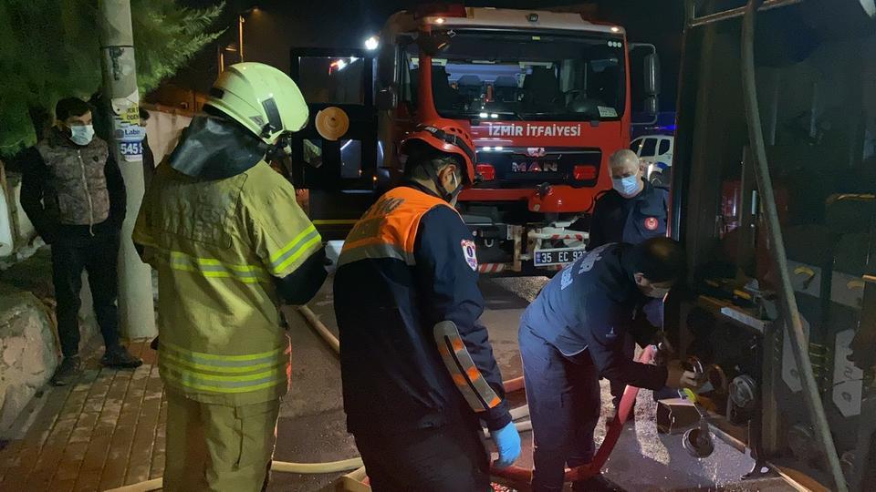 Annesi, eşi ve çocukları evdeyken evi ateşe verdi